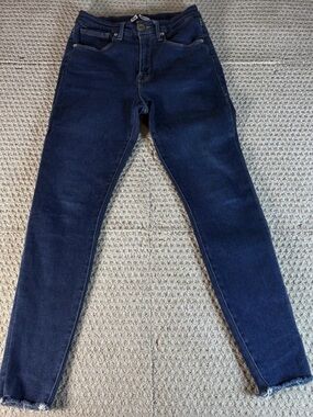 Good American Skinny Jeans in Dark Blue
